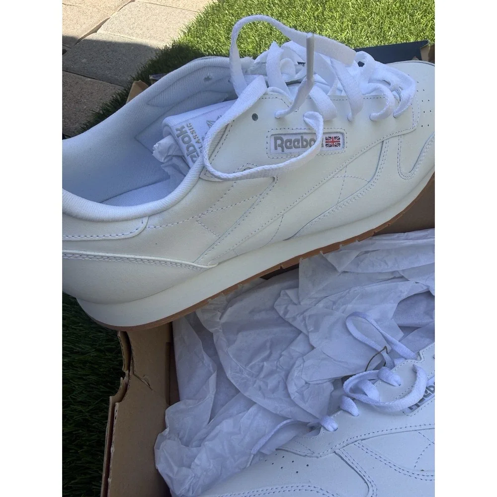 Reebok Mens Classic Leather Shoe Low White Grey Gum GY0952 Size 15
